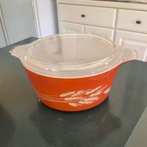 Vintage pyrex cookware